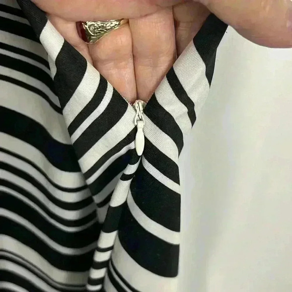 Worthington Womens Dress Black & White 4 Sleeveless Round Neck Knee Length EUC - Picture 5 of 11